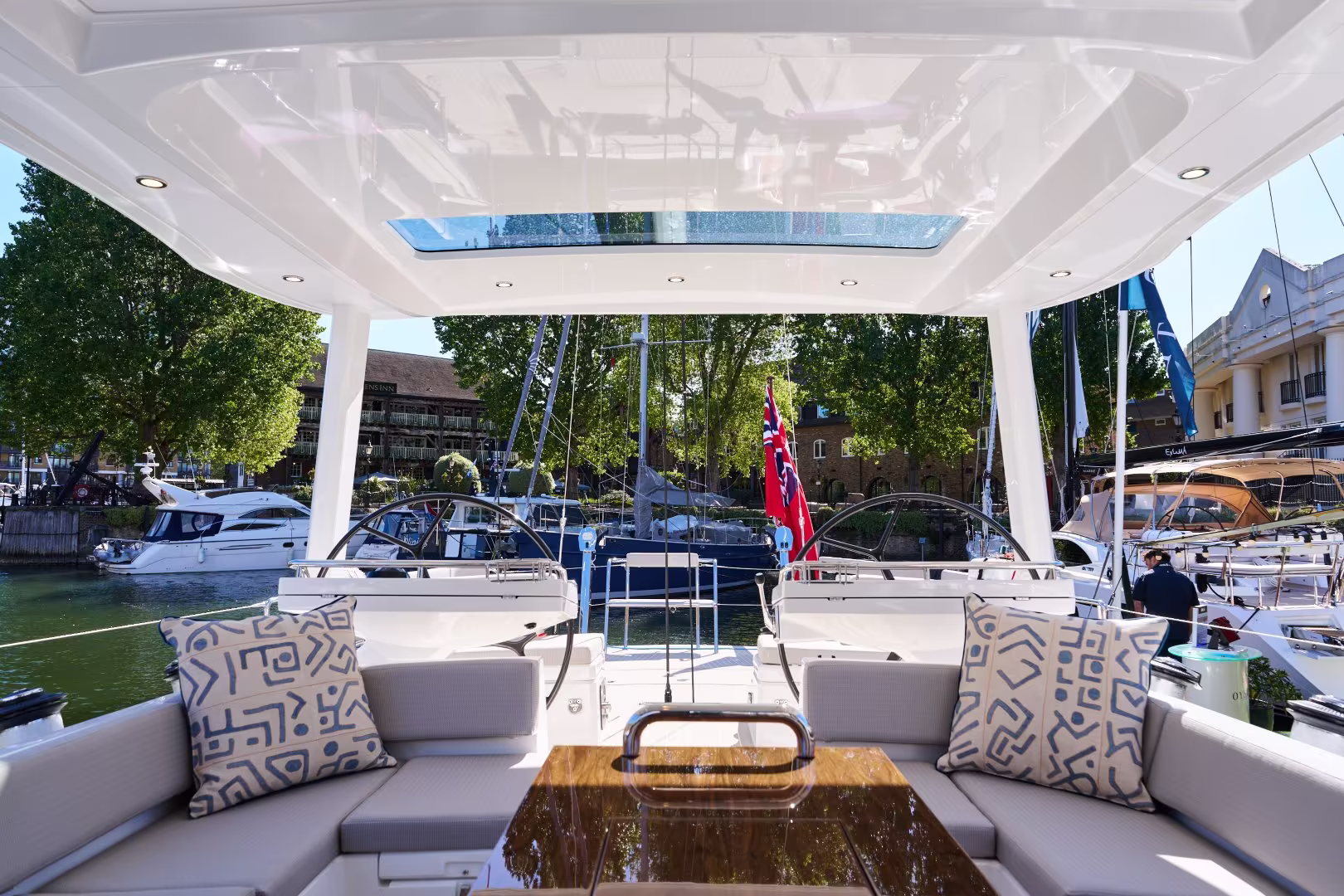 Oyster Yachts Señala Su Próxima Evolución en el Evento Annual Private View de Londres